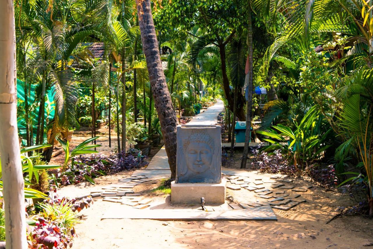 Village Susegat Beach Resort Морджим Экстерьер фото